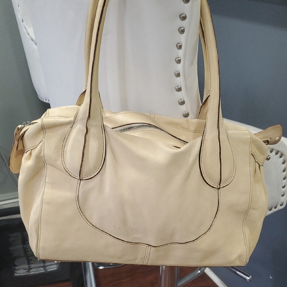 Sundance Cream Leather Shoulder Bag - Picture 11 of 13